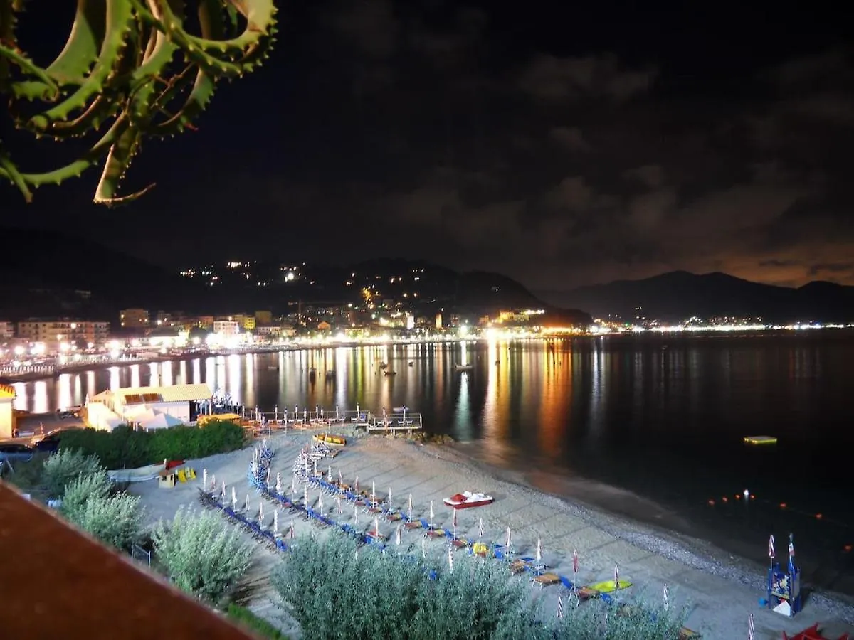 Residence Rivamare Vado Ligure